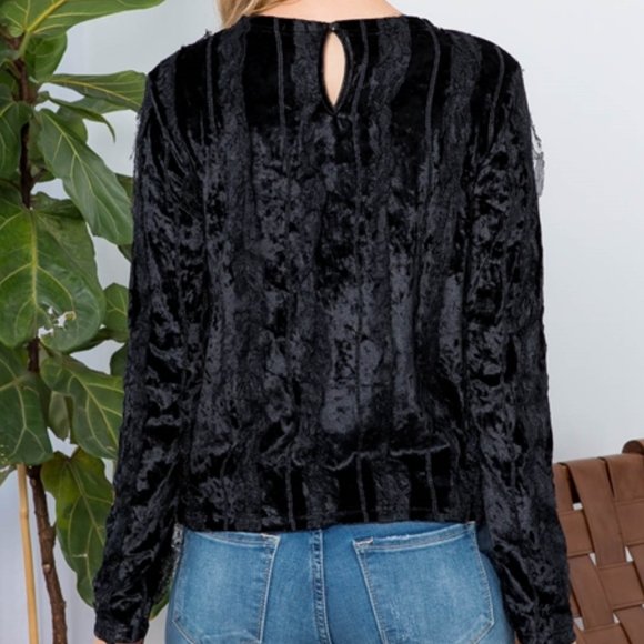 Velvet blouse with lace details - Picture 3 of 7